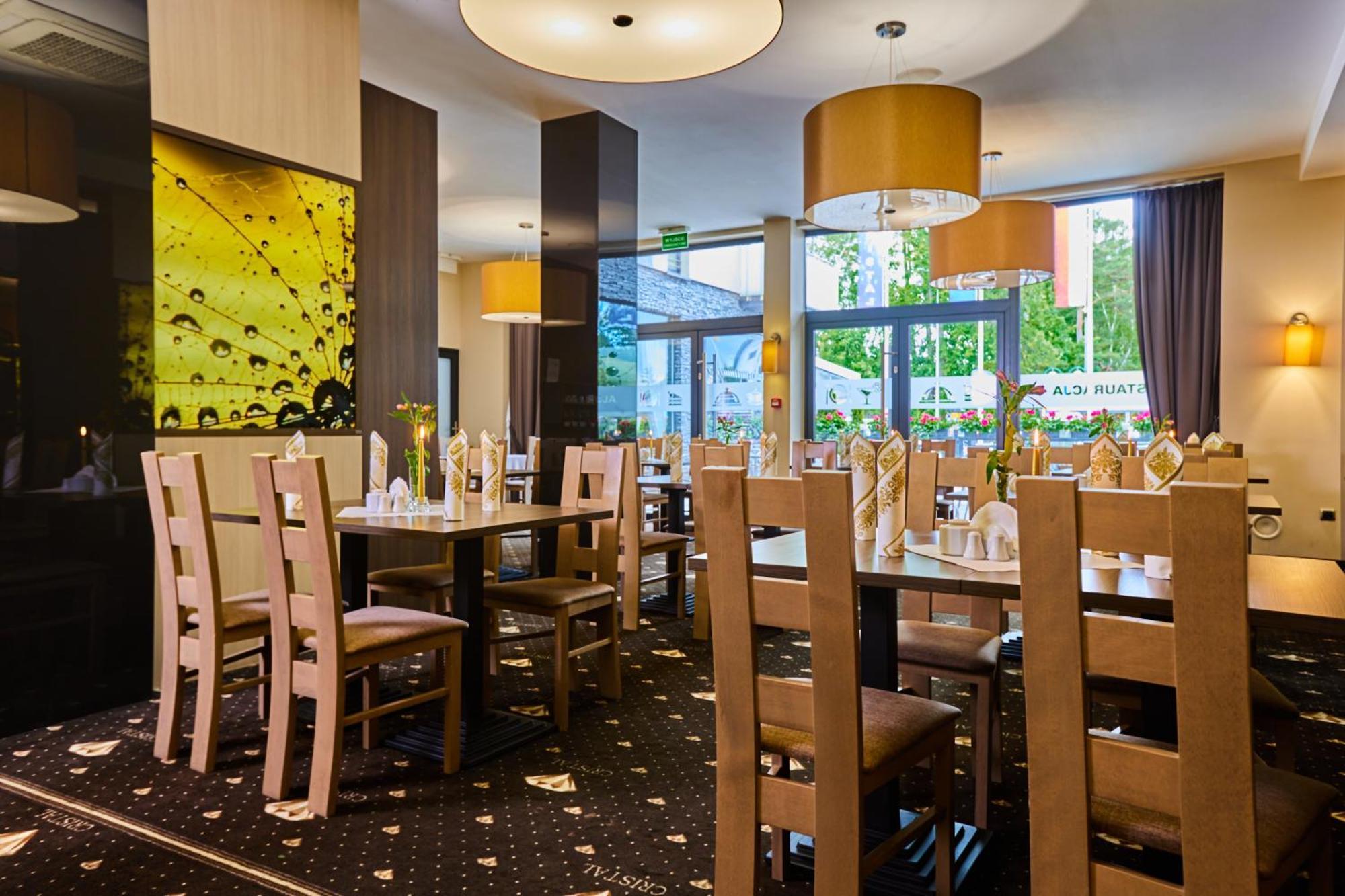 Cristal Spa Дзвиржино Екстериор снимка